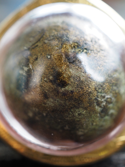 ลูกอมหลวงปู่ทิิม บรอนซ์วานิช เลี่ยมทองครับ