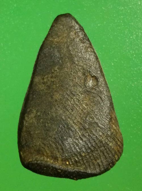 พระนางพญากรุเขาพระศรี สุโขทัย เนื้อดิน   พิมพ์ซุ้มตรง