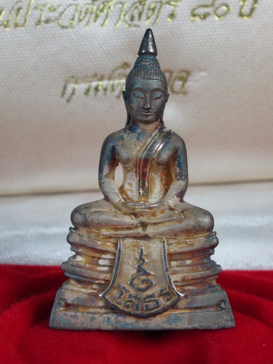 หลวงพ่อโสธร รุ่น ประวัติศาสตร์ ๘๐ ปี กรมตำรวจ เนื้อเงินขัดเงา