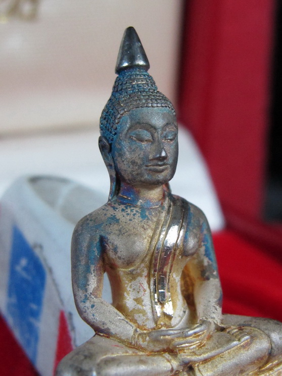 หลวงพ่อโสธร รุ่น ประวัติศาสตร์ ๘๐ ปี กรมตำรวจ เนื้อเงินขัดเงา