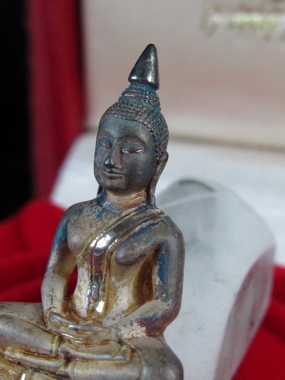 หลวงพ่อโสธร รุ่น ประวัติศาสตร์ ๘๐ ปี กรมตำรวจ เนื้อเงินขัดเงา