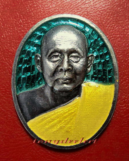 เหรียญสมเด็จพระญาณสังวร ที่ระลึกสร้างตึกรพ.พหลฯ เนื้อเงินลงยา สวยมากค่ะ