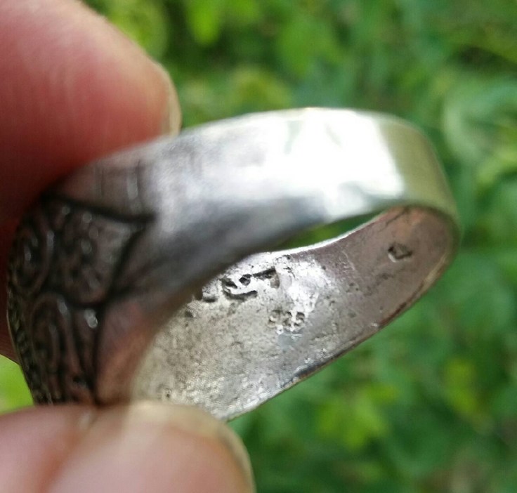 แหวนเสาร์ ๕ มหาเศรษฐี "หลวงปู่หมุน ฐิตสีโล" รุ่นเสาร์ ๕ มหาเศรษฐี ปี ๒๕๔๓