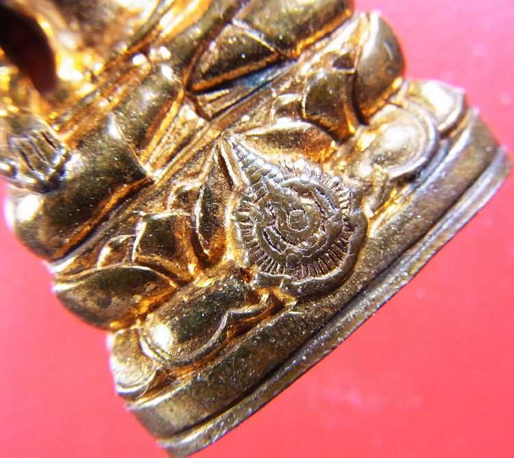 พระกริ่งไพรีพินาศ 6 รอบ บรรจุเหล็กไหล