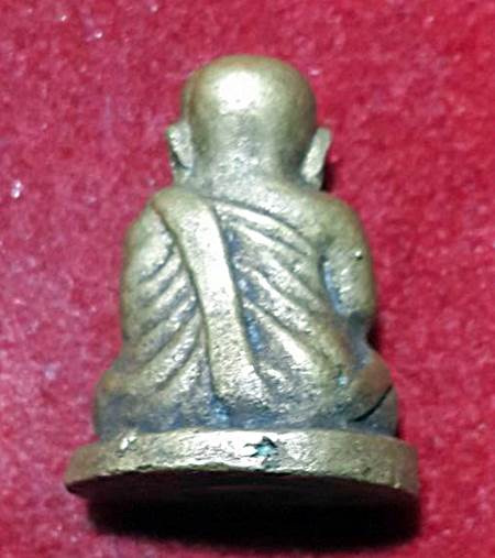 รูปหล่อหลวงพ่อเงิน วัดบางคลาน รุ่นช้างคู่ พิมพ์ใหญ่ ปี 2526 พร้อมบัตรรับรอง 