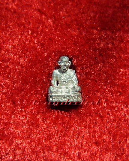 รูปหล่อจิ๋วหลวงพ่อเปิ่น วัดบางพระ จ.นครปฐม เนื้อเงิน ปี 2538 รุ่นอณูทิพย์ สวยมากค่ะ