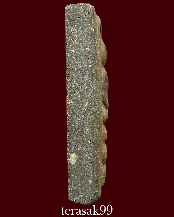 สมเด็จสามชั้น(มีเนื้อเกินข้างเกศซ้าย) เนื้อผงใบลาน หลวงพ่อกวย วัดโฆษิตาราม พิมพ์มาตรฐาน(1)