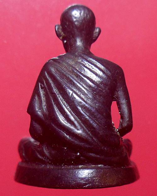 รูปหล่อหลวงพ่อเกษม สุสานไตรลักษณ์ มีโค๊ต