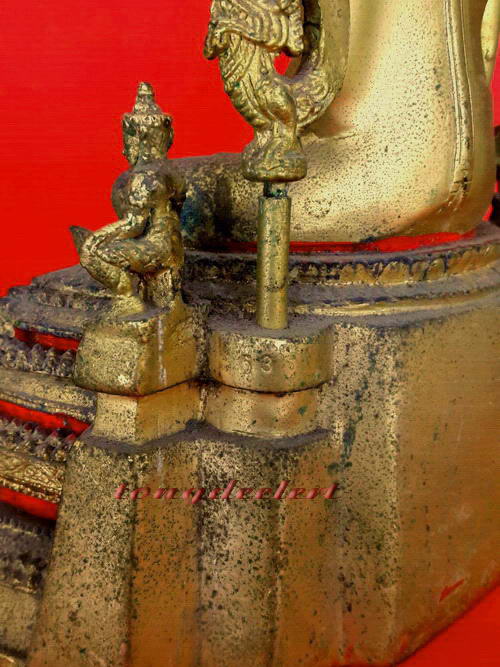 พระพุทธชินราชบูชา กะไหล่ทอง ซุ้มถอดได้ หน้าตัก 5 นิ้วค่ะ