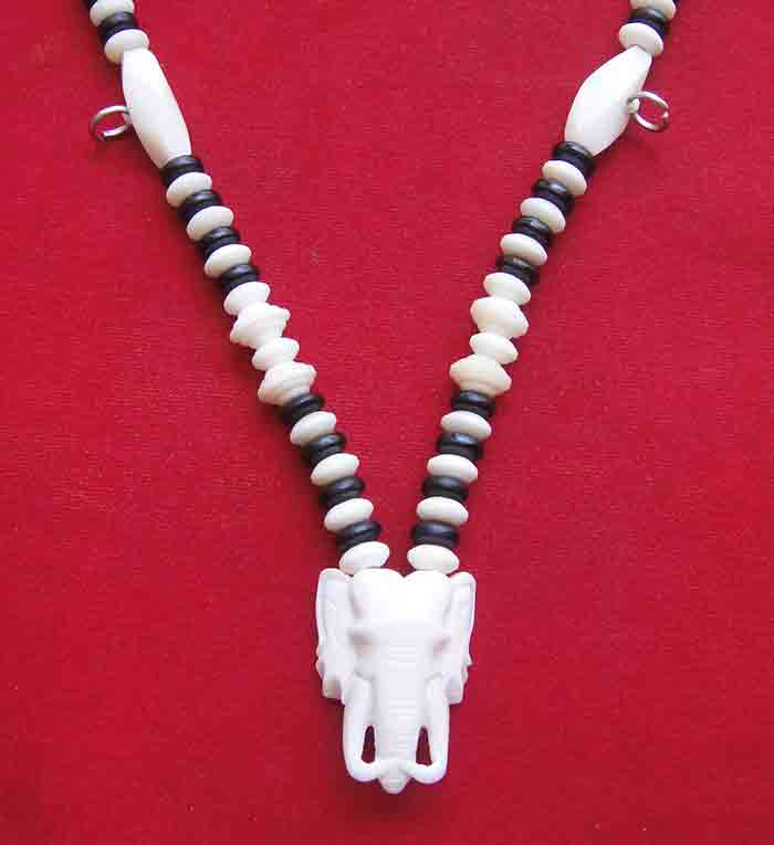 ***วัดใจ10 บาท***สร้อยคล้องพระกระดูกนกกระจอกเทศ + เม็ดกะลาตาเดียว + หัวขุนกลางหัวช้าง งานแฮนเมด(Hand