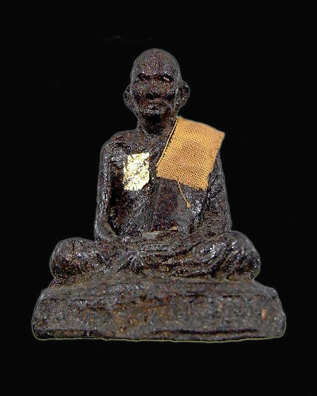 รูปเหมือนหลวงปู่คำพัน เนื้อเกสร