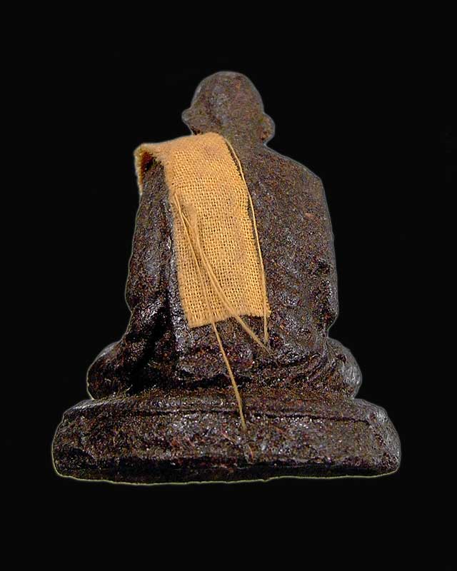 รูปเหมือนหลวงปู่คำพัน เนื้อเกสร