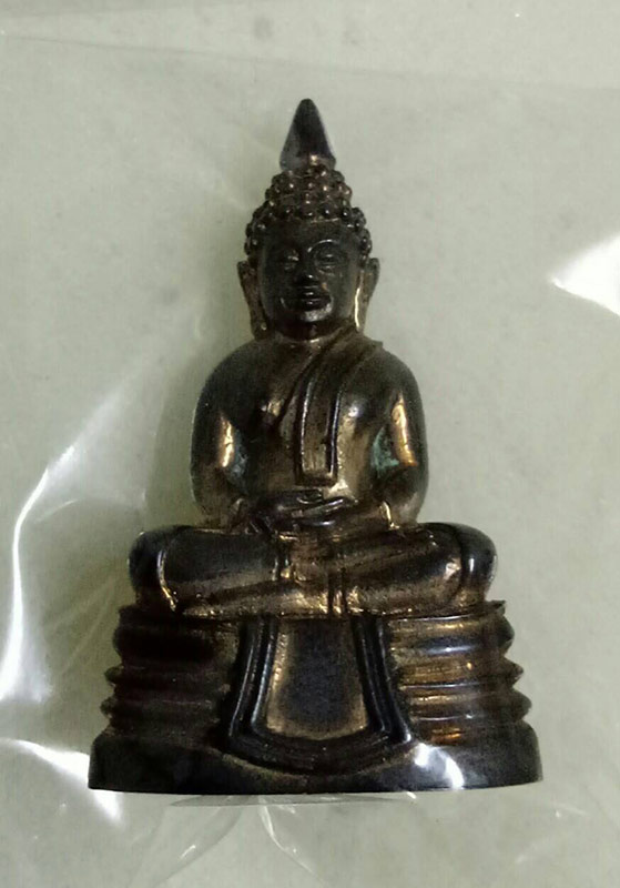 หลวงพ่อโสธร รุ่นสักนักงานตำรวจแห่งชาติเนื้อนวะพิมพ์ใหญ่ เลขประจำองค์พระ 7507