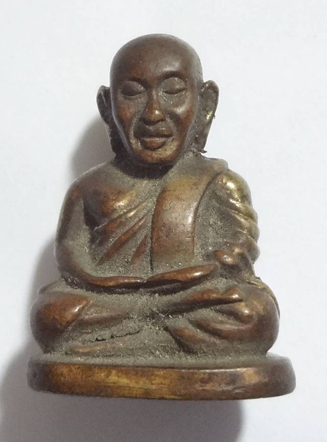 รูปหล่อหลวงพ่อเงิน บางคลาน ไม่ทราบรุ่นไม่ทราบออกวัดไหน ครับ