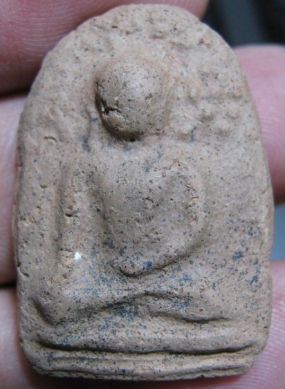 พระพิมพ์พระเปิม เนื้อดิน กรุวัดคู้ยาง จ.กำแพงเพชร ฟอร์มตรง สภาพดี