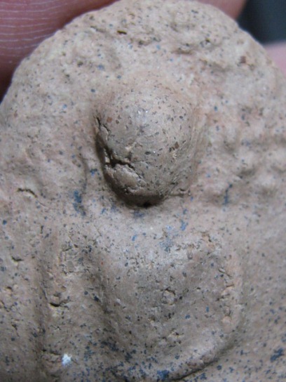 พระพิมพ์พระเปิม เนื้อดิน กรุวัดคู้ยาง จ.กำแพงเพชร ฟอร์มตรง สภาพดี