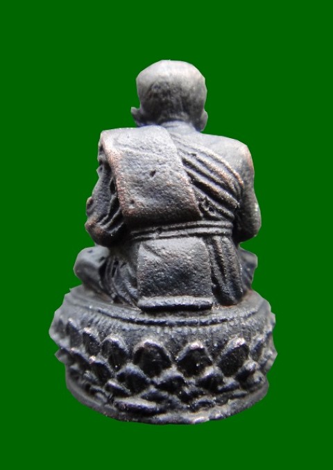 รูปหล่อหลวงปูทวด รุ่นพระเจ้า 5 พระองค์ พิธีไหว้ครู 2544 หลว งปู่หมุนปลุกเสก สภาพสวยเชิญครับ