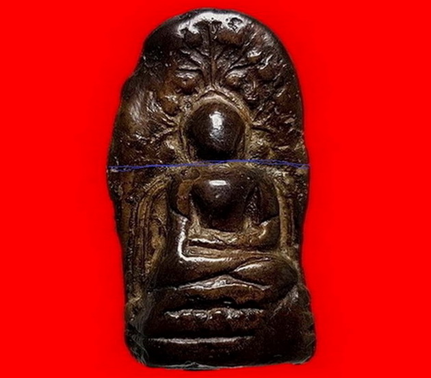 พระคงเขียวคราบเหลืองกรุเก่า สวยตามภาพ มีหักซ่อมมาครับท่าน พุทธคุณเหมือนเดิม