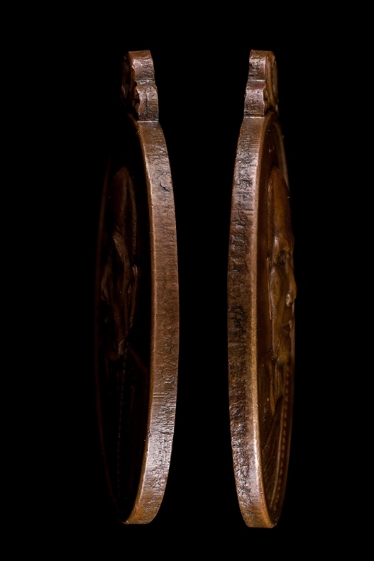 เหรียญรุ่นแรก หลวงปู่หมุน ฐิตสีโล วัดบ้านจาน ปี2542 ตอกเลข1