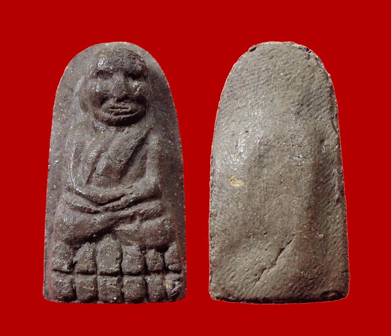 หลวงปู่ทวดหลวงปู่หมุนพิมพ์แข้งขีดนิยม