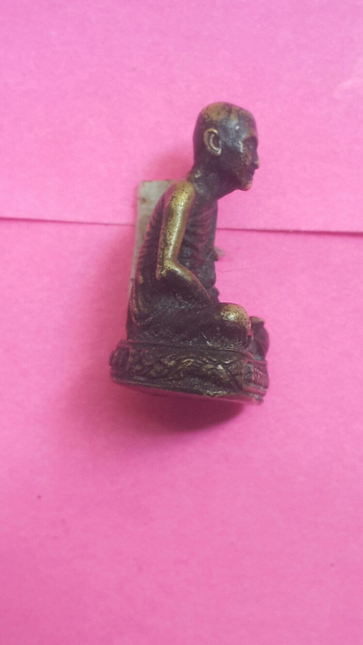 รูปหล่ออุดกริ่งหลวงพ่อเปิ่น