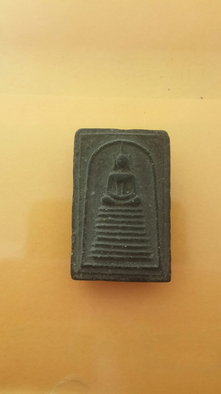 พระสมเด็จ  7 ชั้น หลวงพ่อกวย เนื้อผงใบลาน 