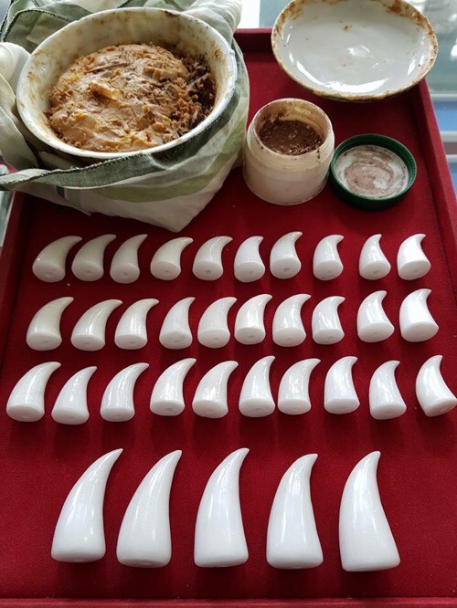 เขียวหนุมานหินหยกขาวอุดผงพรายกุมาร