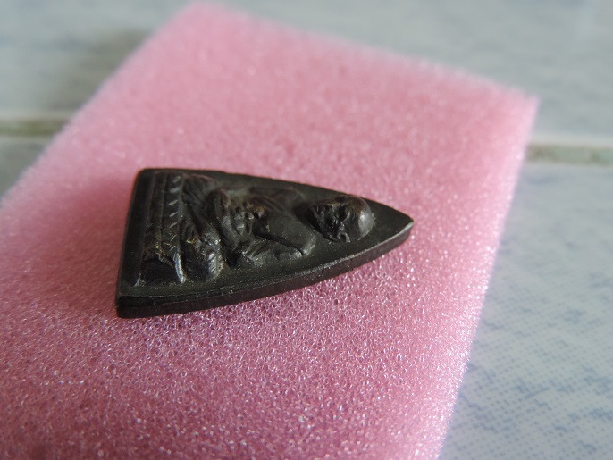 เหรียญหลวงปู่ทวด สามเหลี่ยมเล็ก หลังรุน1 ปี2508 พิมพ์ยันต์ขีดอุแตกนิยม