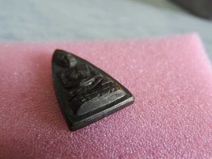 เหรียญหลวงปู่ทวด สามเหลี่ยมเล็ก หลังรุน1 ปี2508 พิมพ์ยันต์ขีดอุแตกนิยม