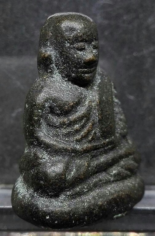 หลวงพ่อเงิน ปืนแตก เนื้อโลหะจัดๆ รับประกันพระแท้ตลอดชีพครับ