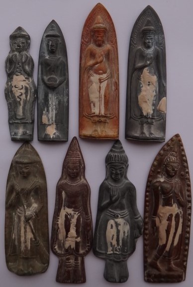 พระร่วงย้อนยุค ชุดกรรมการ 8องค์ วัดท่าเกษม สุโขทัย หายาก มีแ ป้งเจิมทุกองค์ เคาะเดียว