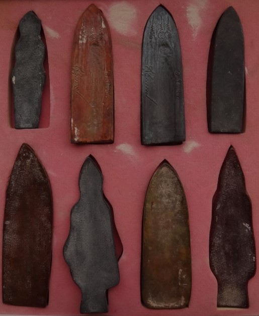 พระร่วงย้อนยุค ชุดกรรมการ 8องค์ วัดท่าเกษม สุโขทัย หายาก มีแ ป้งเจิมทุกองค์ เคาะเดียว