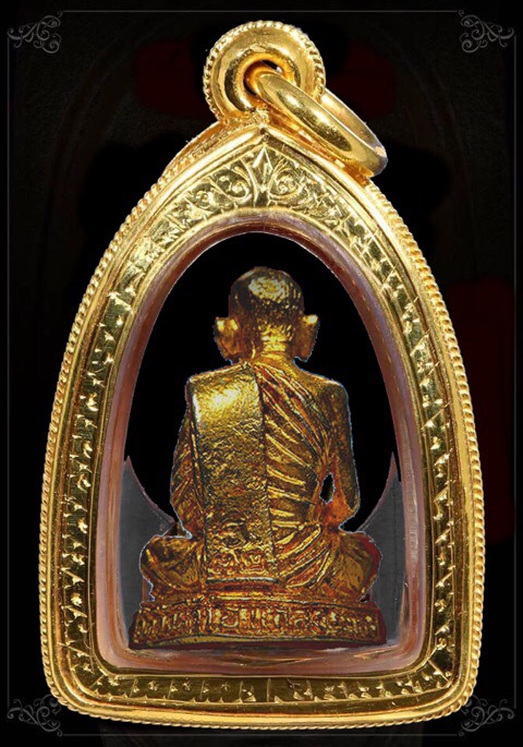 รูปหล่อลอยองค์หลวงปู่คร่ำวัดวังหว้าเนื้อกะไหล่ทองอุดกริ่งก้นเงินกรรมการปี๓๒ 