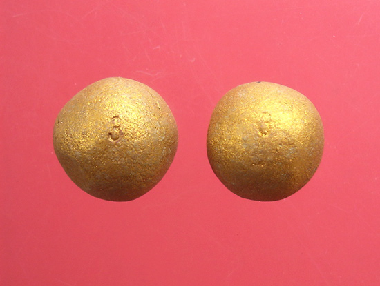 ลูกอมเมตตามหานิยม(ผสมผงพรายกุมาร เนื้อว่านดอกทอง)โค๊ต3 จารมือ ปี 2554 หลวงพ่อสาครวัดหนองกรับครับ 