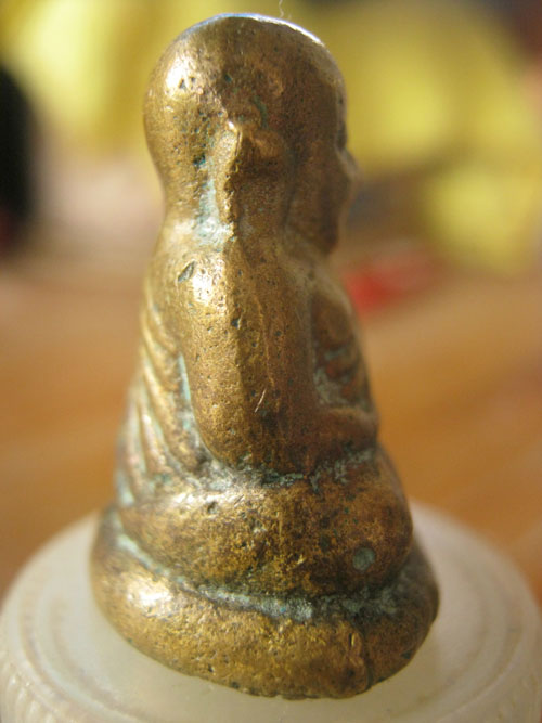 หลวงพ่อเงินปืนแตก เศียรกลม