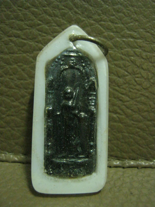 พระสีวลีหลังลีลา เนื้อเมฆพัตร หลวงพ่อกวย