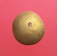 ลูกอมเมตตามหานิยม(ผสมผงพรายกุมารเนื้อว่านดอกทอง)โค๊ตนะปี 2554 ปลุกเสกโดยหลวงพ่อสาครวัดหนองกรับครับ 