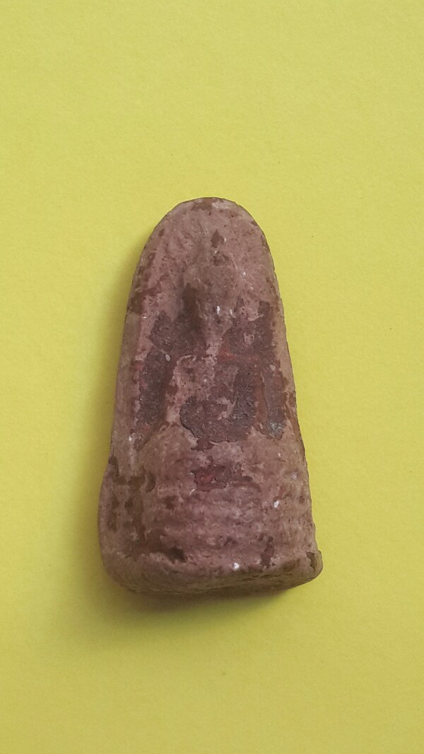 พระรอดมาพร้อมรอยน้ำ 