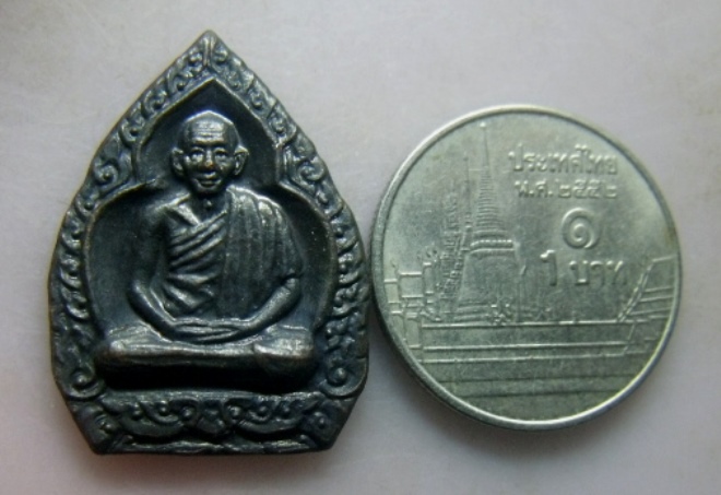 **วัดใจ**เหรียญเจ้าสัว หลวงพ่อเกษม เขมโก รุ่นบารมี๘๑ ปี ๒๕๓๕**ตอกโค้ด สวยๆ