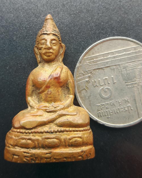 " พระกริ่งเชียงแสน วัดชิโนรส ปี 2512 ลป.โต๊ะ, ลพ.พรหม, ลพ.กวย, ลป.ศุข วัดโพธิ์ทรายทอง ร่วมปลุกเสก พิ