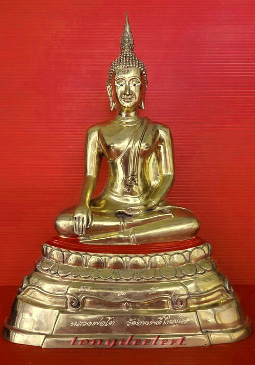 พระบูชาหลวงพ่อโต วัดบางพลีใหญ่ใน จ.สมุทรปราการ สวยมากค่ะ