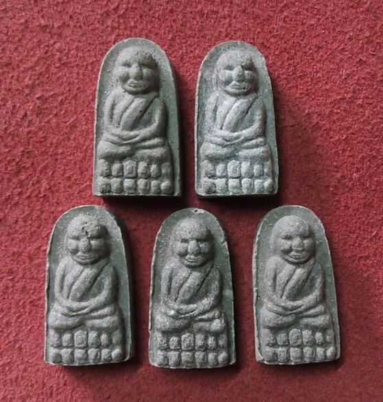 หลวงปู่ทวด (หลังหงษ์) วัดศรัทธาธรรม สมุทรสงคราม ( หลวงปู่หมุน ปลุกเสก 1 ไตรมาศ) 5 องค์ เคาะแรกครับ