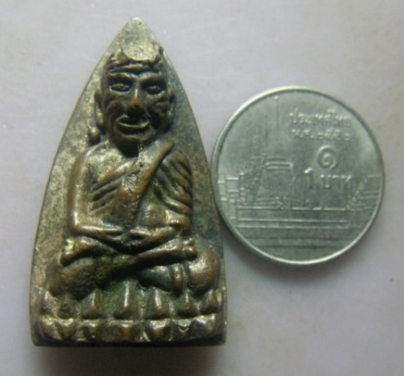 **วัดใจ**หลวงปู่ทวดเตารีด หลังลายเซ็น เนื้อนวะ ตอกโค้ด คอจุด วัดบวรฯ ปี ๒๕๔๓**สวยๆ เชิญชม