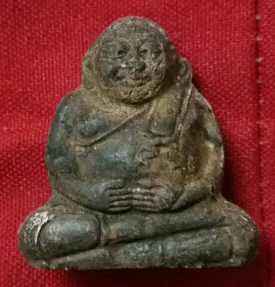 พระผงหลวงปู่เทพโลกอุดร พิมพ์สังกัจจาย(ใหญ่) เนื้อผงพุทธคุณ