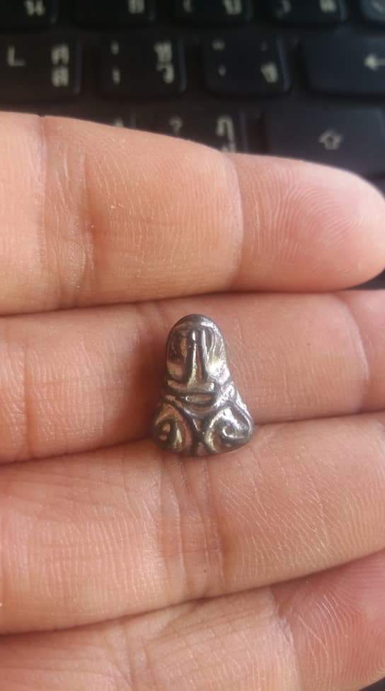 1.ปิดตาหลวงปู่เอี่ยม วัดโคนอน (หลวงปู่โต๊ะ เสก) เคาะเดียวแดง