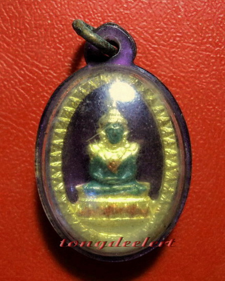 พระแก้วมรกต หลวงปู่ทิม วัดละหารไร่ จ.ระยอง ปี 2517