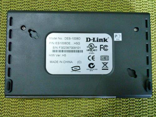 D-Link Switch 8 ช่อง มือ 2 เหมาะสำหรับบ้านที่ใช้คอมหลายตัว