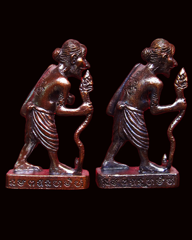 ชูชกยันต์ ๕ มหาลาภ เนื้อทองแดงรมดำ ปลุกเสกโดย หลวงพ่อสาคร มนุญโญ วัดหนองกรับ จ.ระยอง ปี ๒๕๕๓/ ๒ องค์