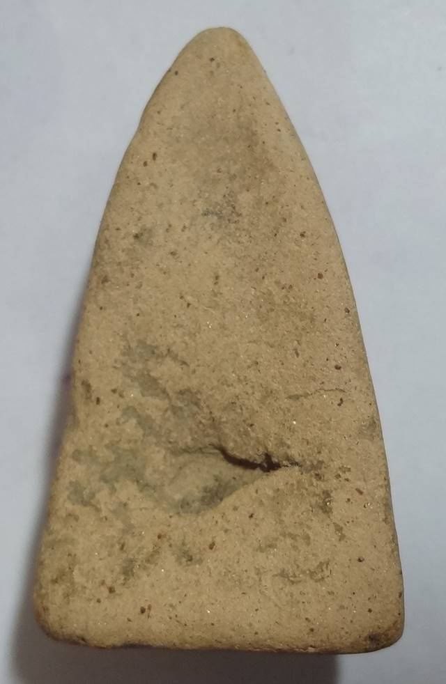  พระเนื้อดินไม่ทราบกรุครับ