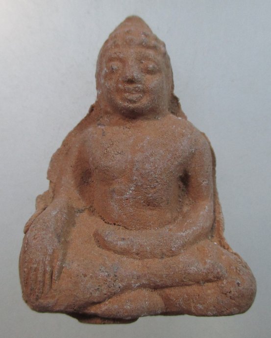 ๒๐ พระพุทธลอยองค์ เนื้อดิน